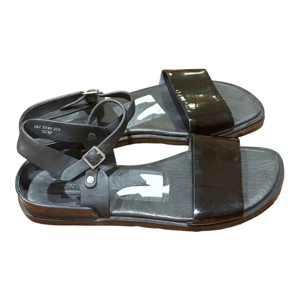 Hunter Algae Sandals Black size 9